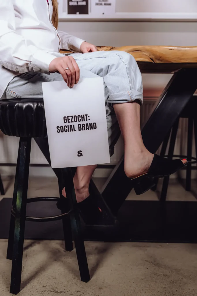 Poster met Gezocht: social brand